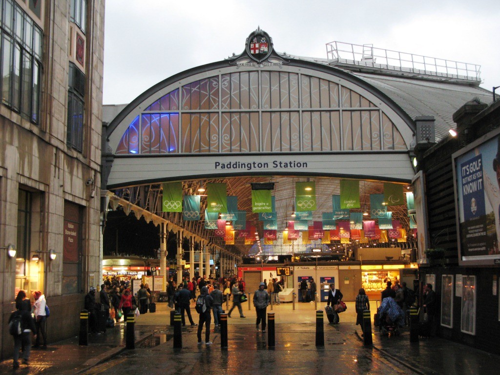 "2012 at Paddington station - Olympic signing" by Geof Sheppard (talk) - Own work. Licensed under CC BY-SA 3.0 via Wikimedia Commons - http://commons.wikimedia.org/wiki/File:2012_at_Paddington_station_-_Olympic_signing.jpg#mediaviewer/File:2012_at_Paddington_station_-_Olympic_signing.jpg