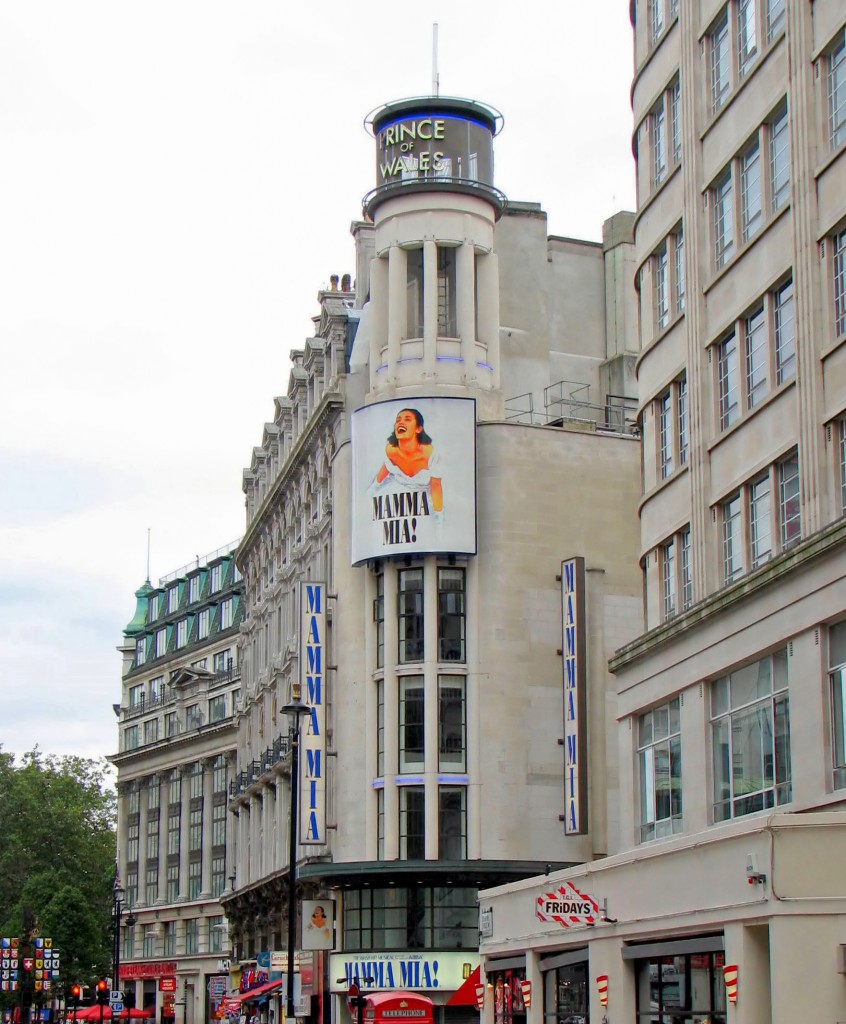 "Prince of Wales Theatre 01" by Bernard Gagnon - Own work. Licensed under CC BY-SA 3.0 via Wikimedia Commons